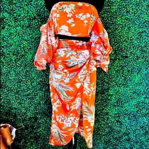 Florals Dress with Slit & Puff Sleeves $45

Size Small